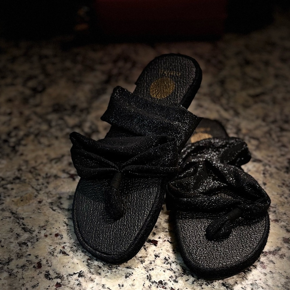 Nalho Black sparkling Memory Foam Sandals